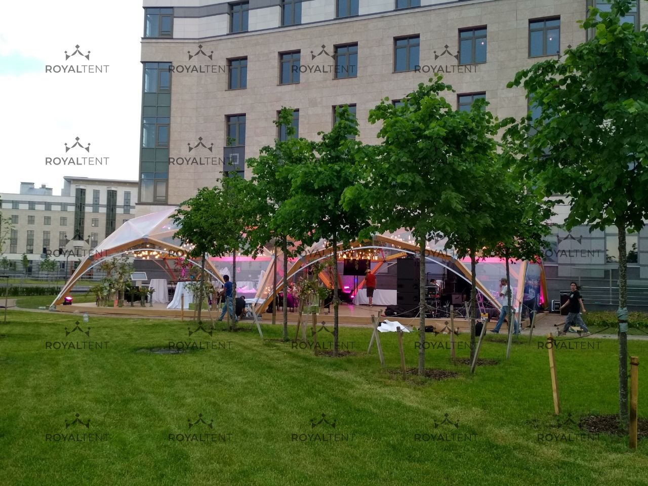 Аренда деревянных шатров с прозрачной крышей  WOOD RT 100/10 для проведения мероприятий в Санкт-Петербурге