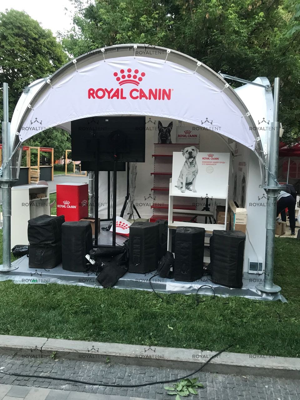Брендинг шатров от Royal Tent для Royal Canin и Pedigree в Москве