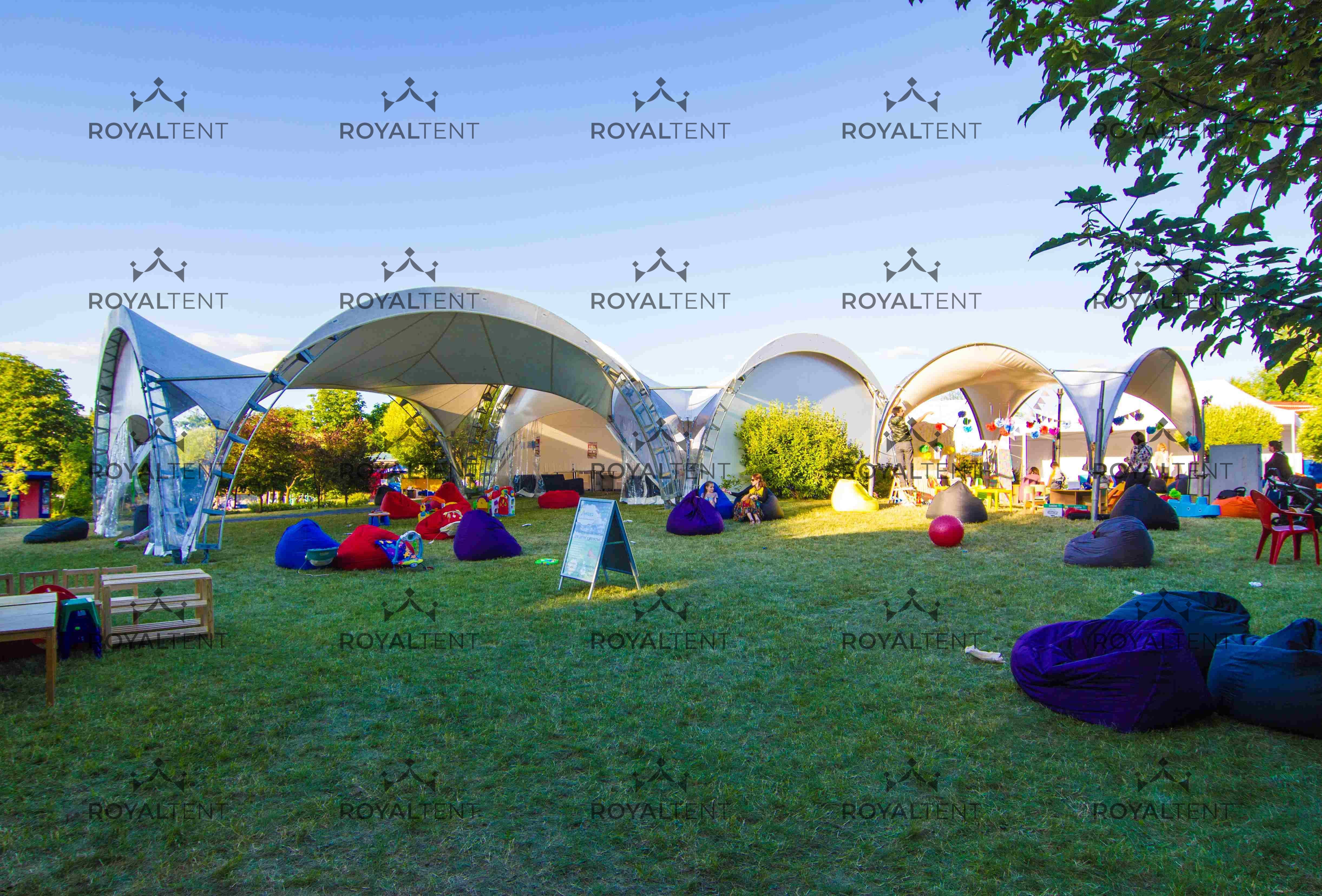 Арочные шатры для летних корпоративных мероприятий  в парке Dreamland